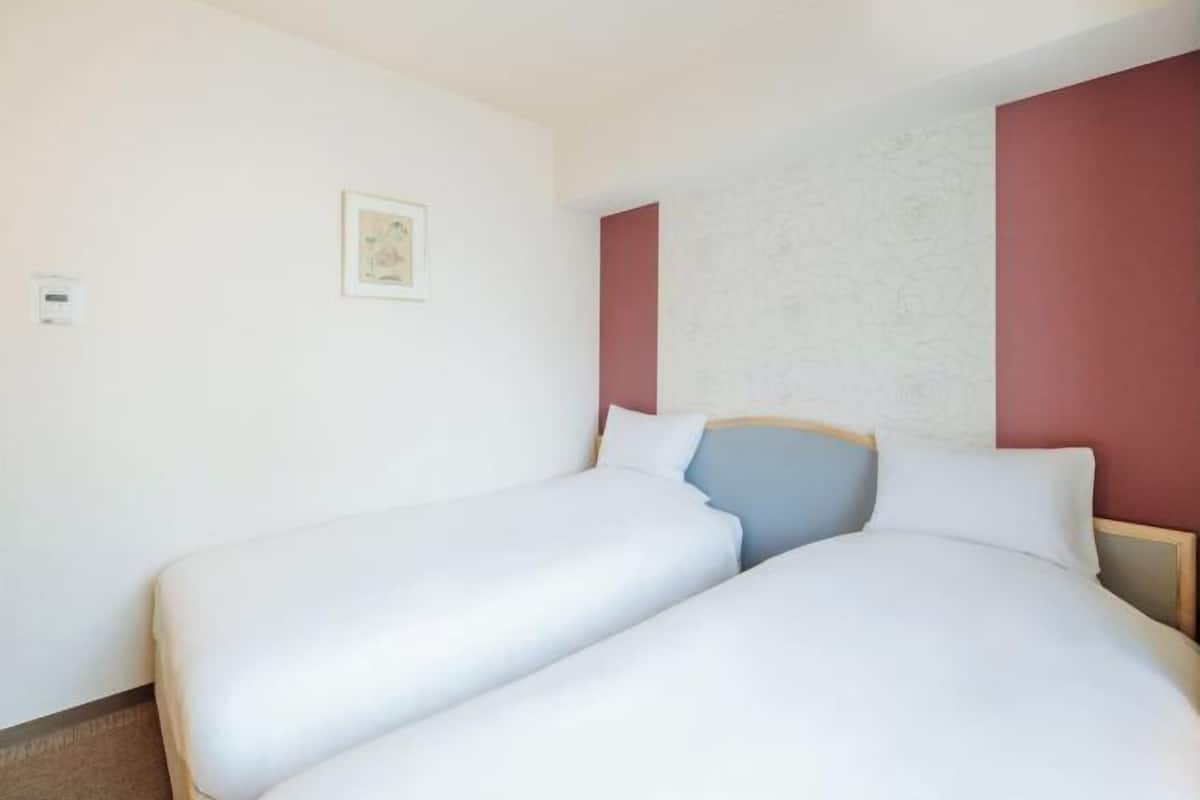 Desk, free wired internet