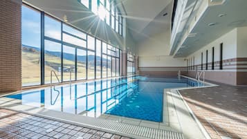 Indendørs pool
