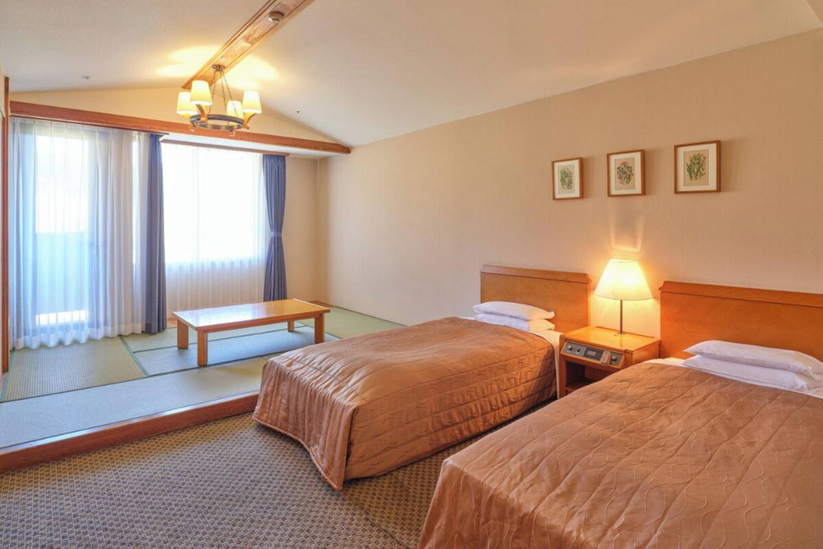 Zimmer, Nichtraucher (JP/Western Style, Single Beds & Futon)