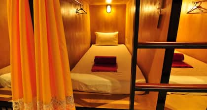 SKYPOD Hostel
