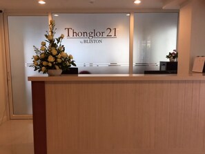 Reception - Thonglor 21 Residence by Bliston (Bangkok)