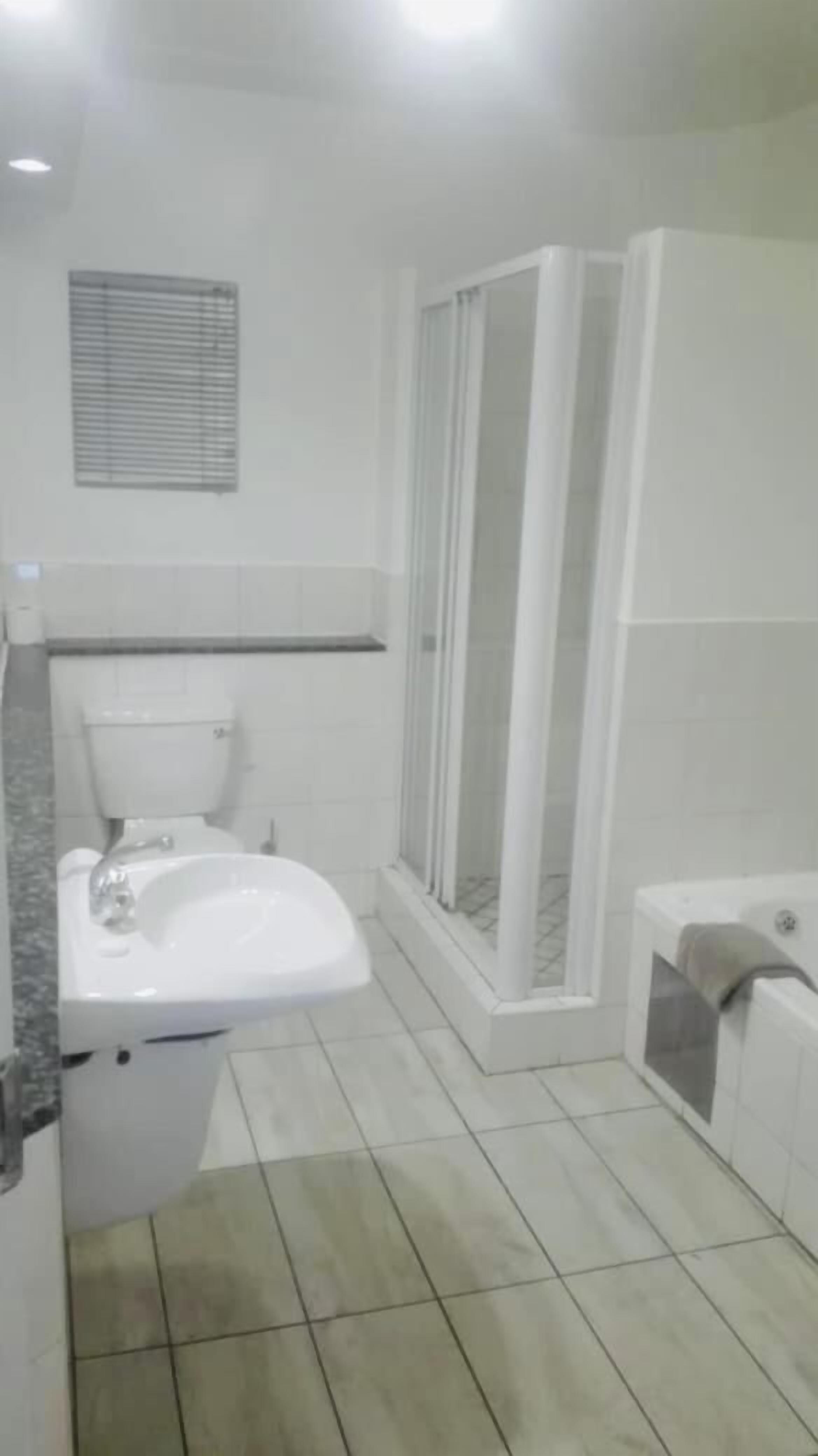 Photo - Airport Inn and Suites