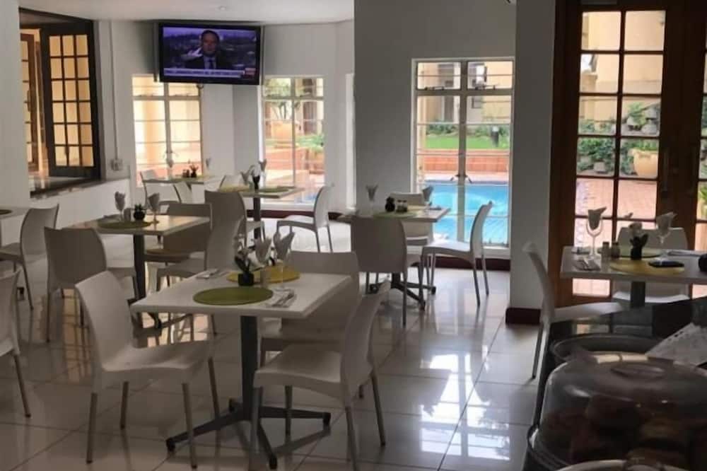 Airport Inn and Suites