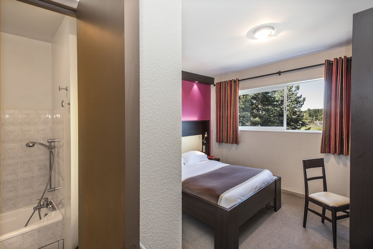 Standard Double Room | Desk, cribs/infant beds, free WiFi