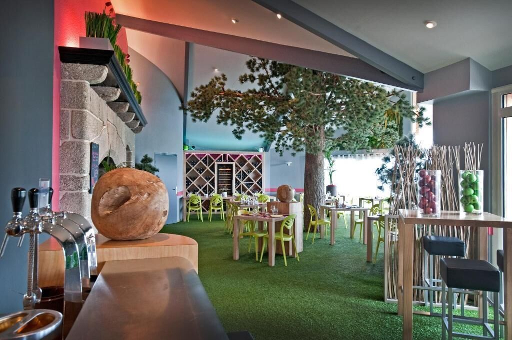 Se sirven desayunos, comidas, cenas y cocina francesa 