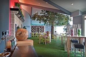 Breakfast, lunch, dinner served; French cuisine