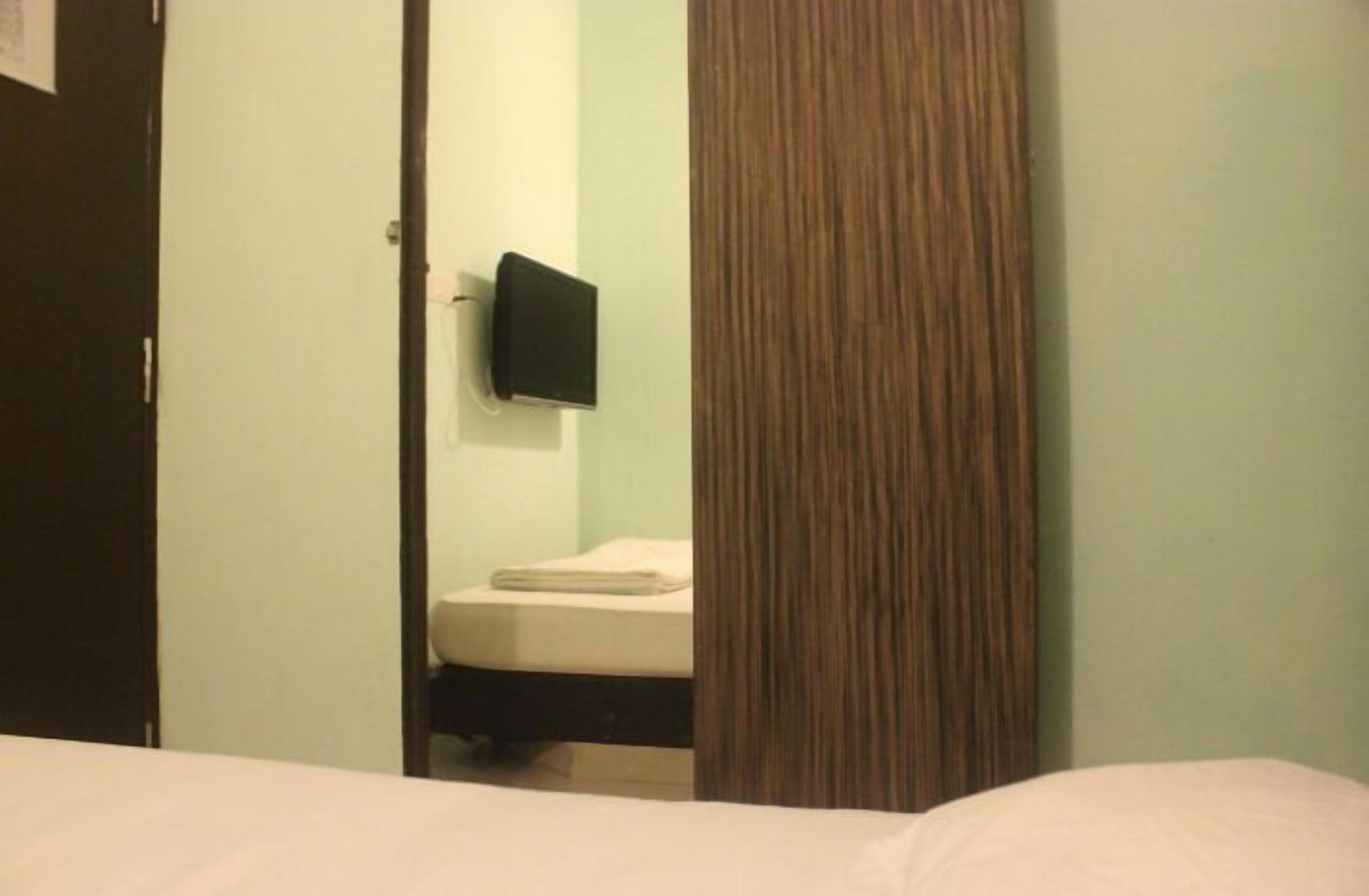 family room, connecting rooms | living area | 32-inch flat-screen tv with cable channels, tv