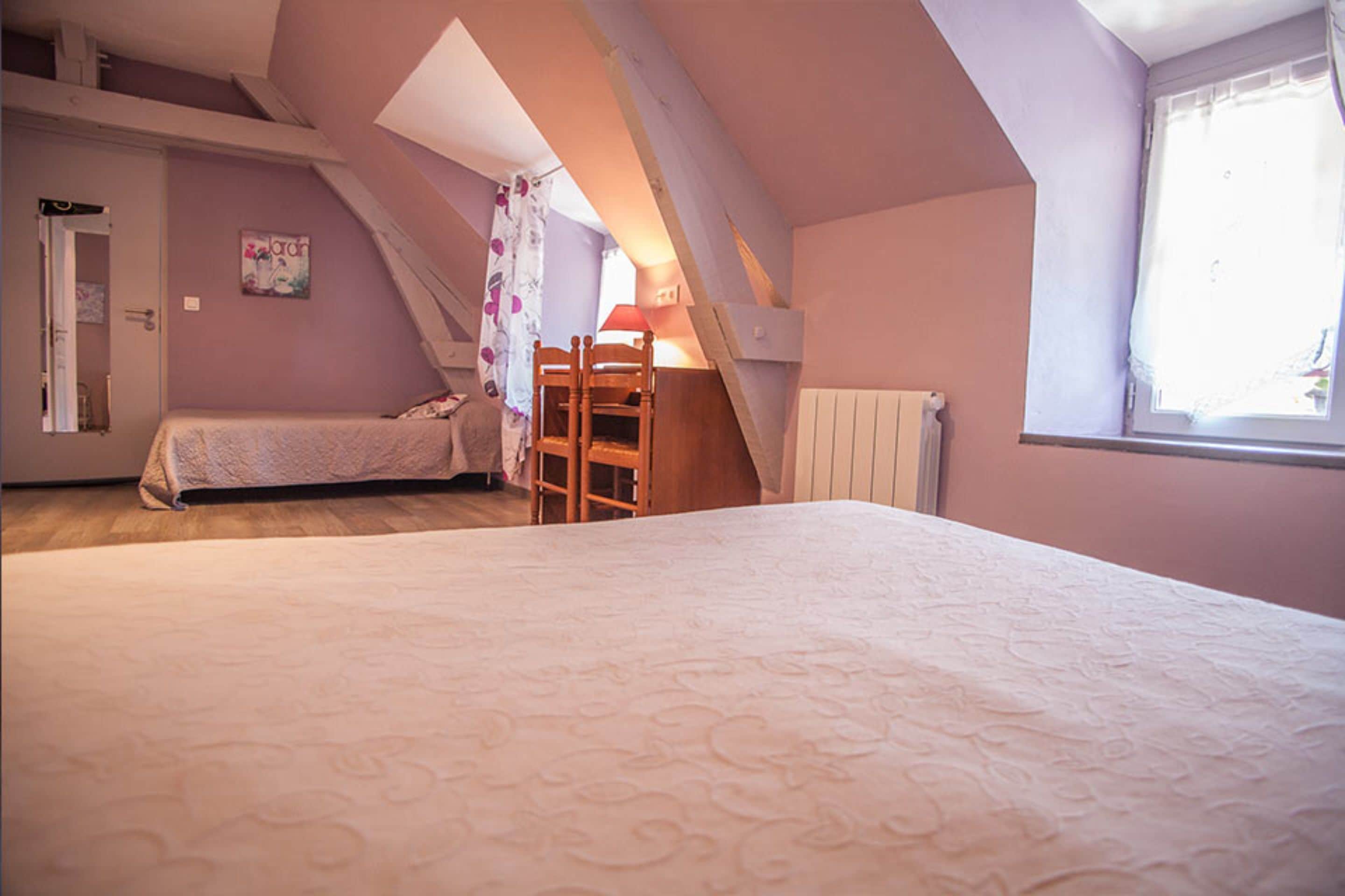 quadruple room | desk, soundproofing, free wifi, wheelchair access