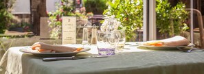 Breakfast, lunch, dinner served; French cuisine