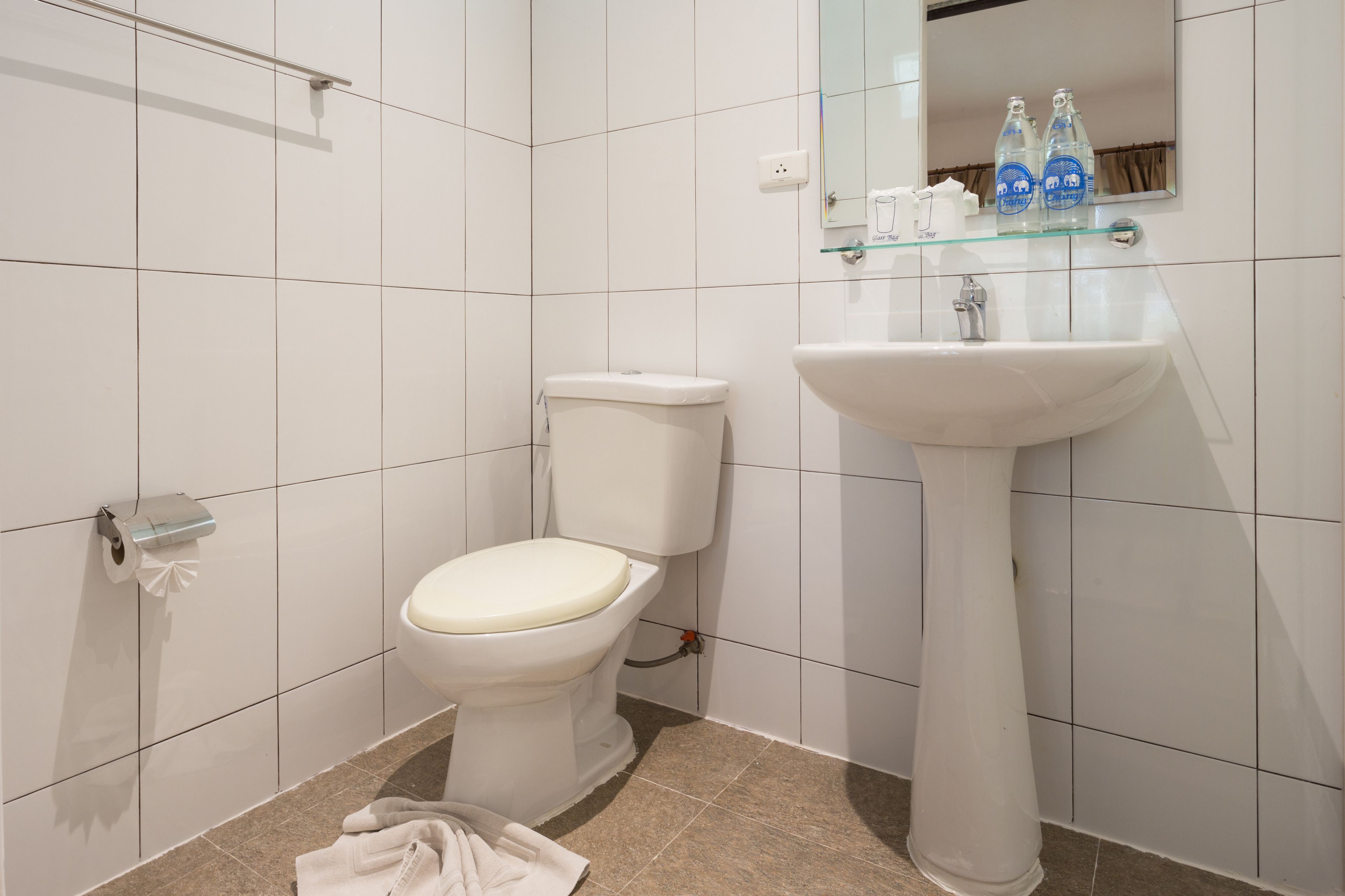 superior double room, 1 king bed | bathroom | free toiletries, hair dryer, towels