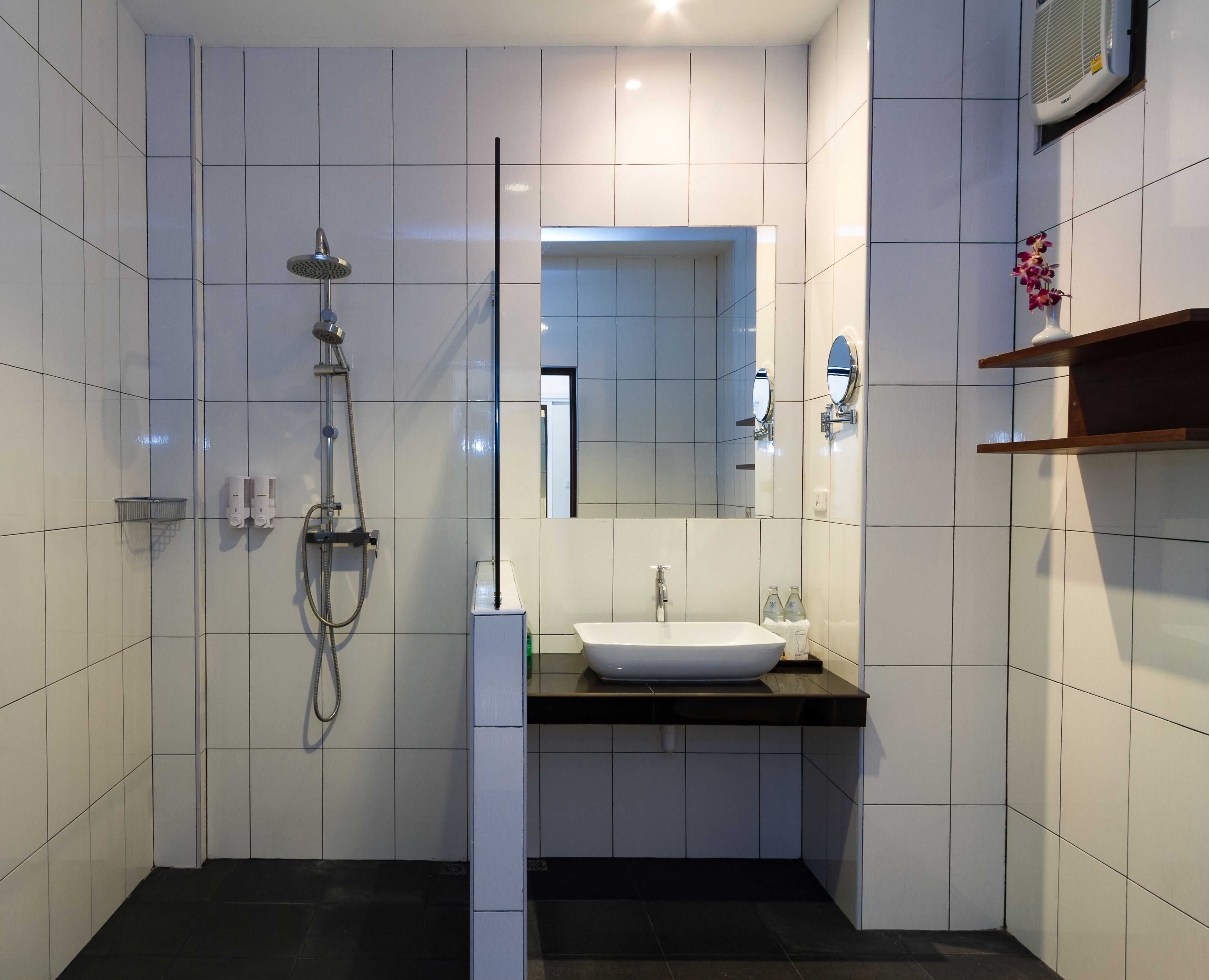 superior plus room | bathroom | free toiletries, hair dryer, towels