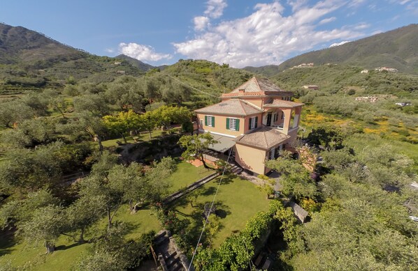 Aerial view - L'Amandola Villa - Agriturismo (Levanto)