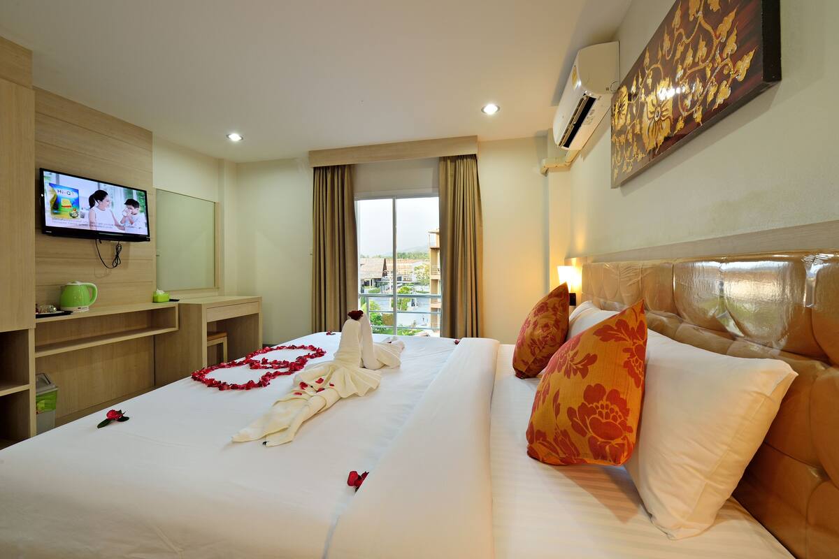 ห้องดีลักซ์ดับเบิล, วิวเมือง | ตู้นิรภัยในห้องพัก, ผ้าม่านกันแสง, ห้องเก็บเสียง