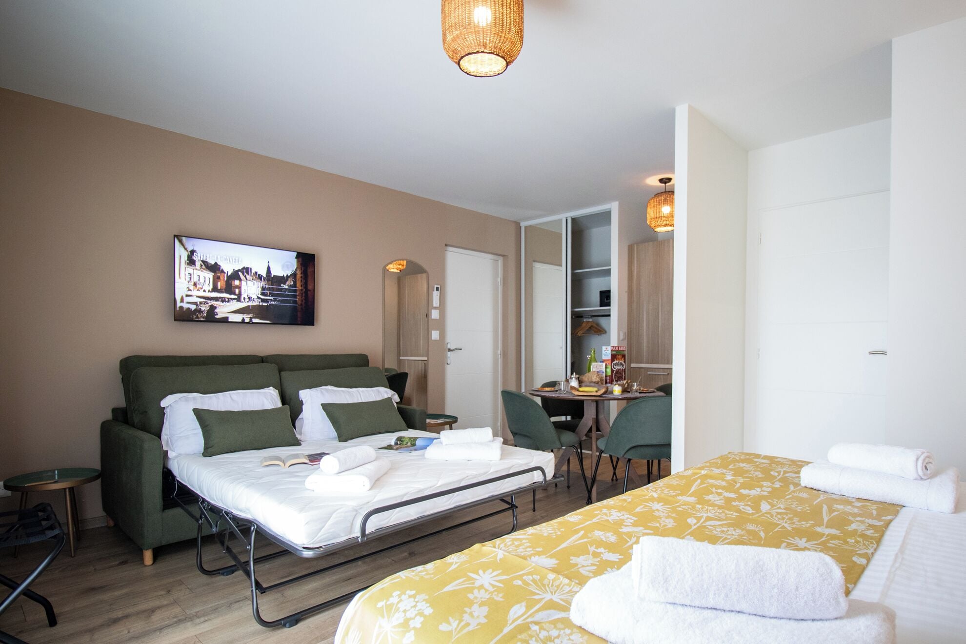 Quarto júnior | Roupas de cama premium, cofres nos quartos, individualmente decorados