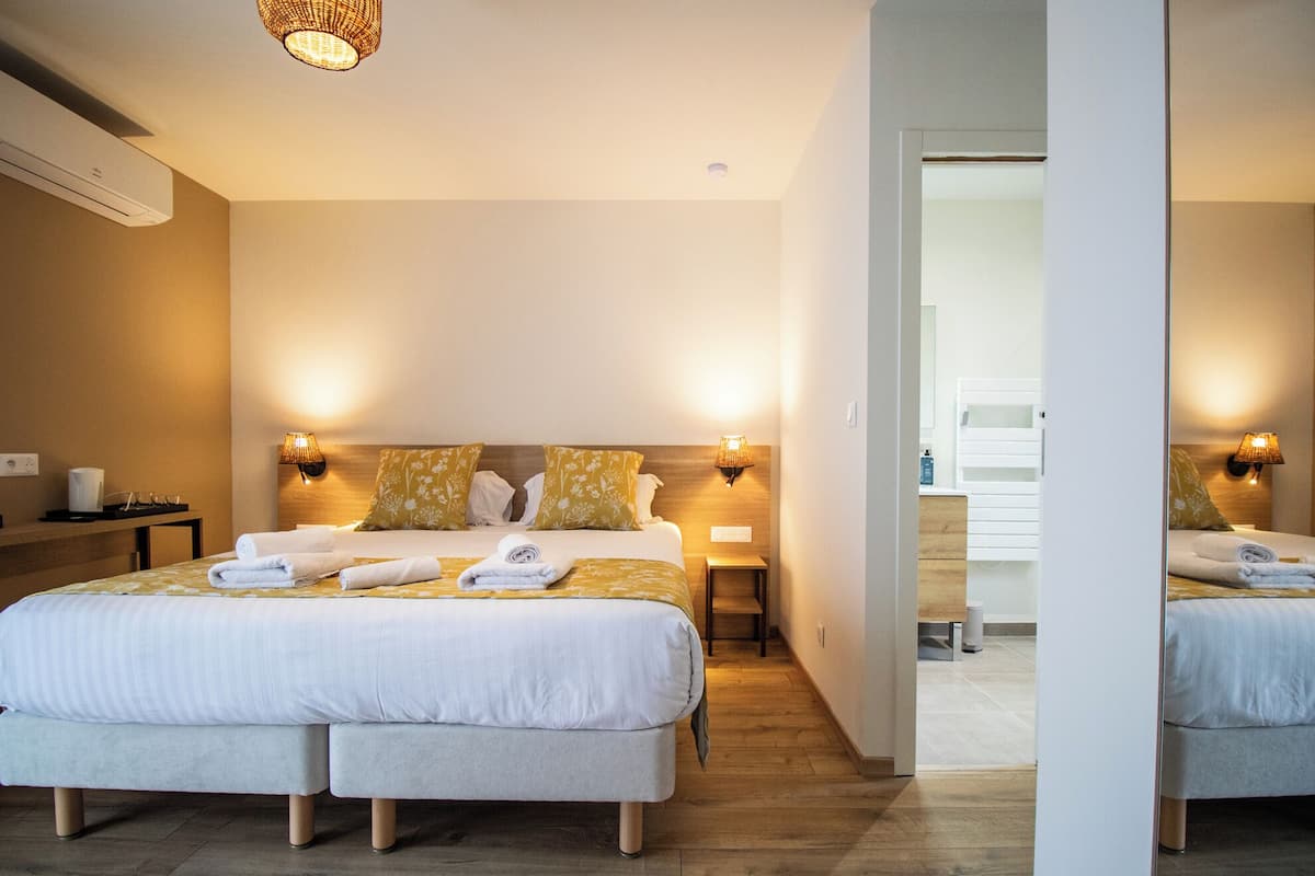 Familie villa | Luxe beddengoed, een kluis op de kamer, individueel gedecoreerd