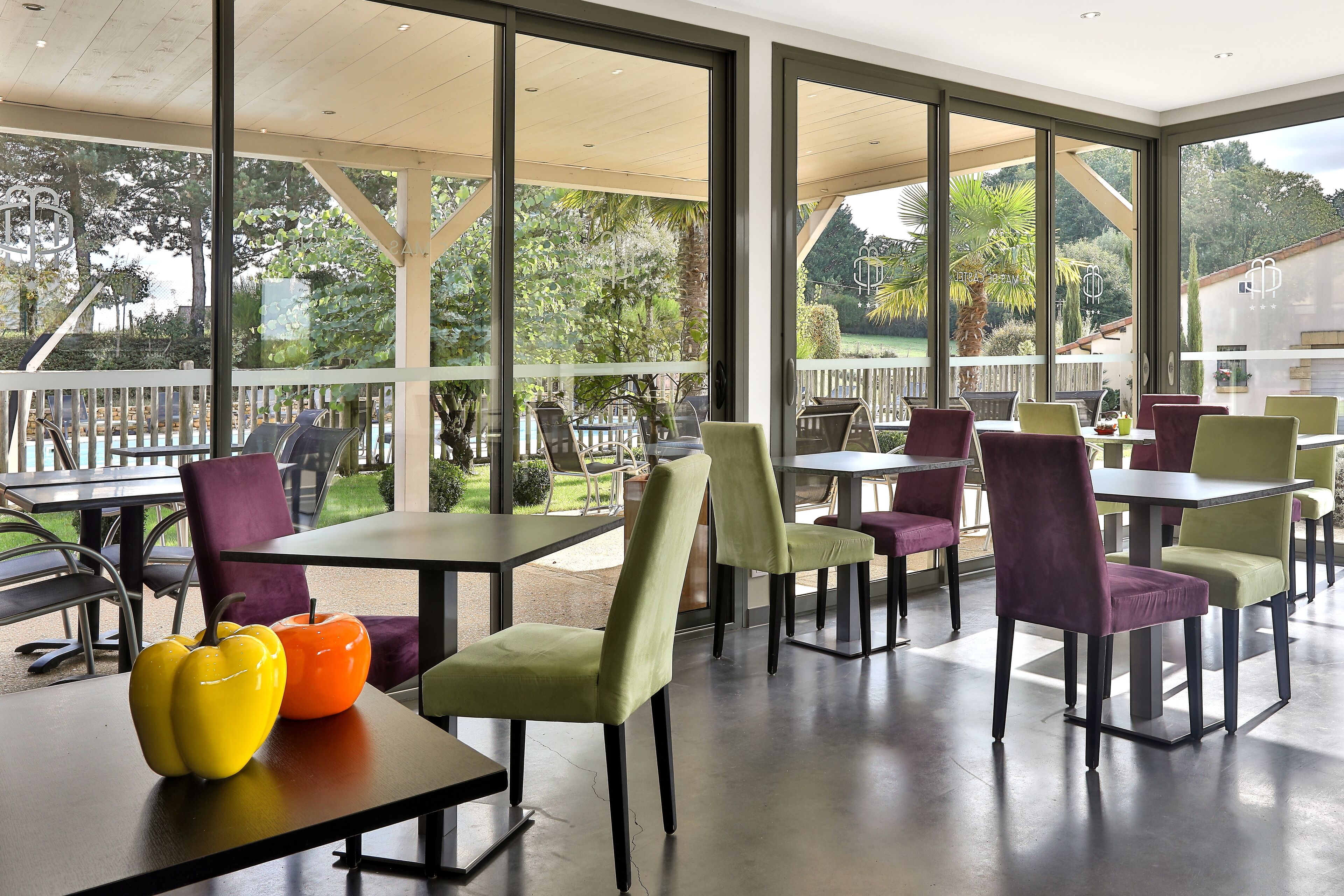 Petit déjeuner buffet (15 EUR par personne)