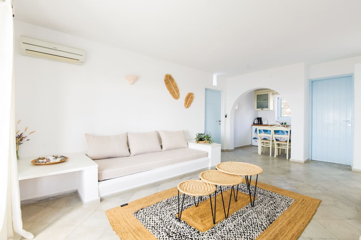 Superior Triple Apartment with Sea view | 1 bedroom, hypo-allergenic bedding, pillowtop beds, in-room safe