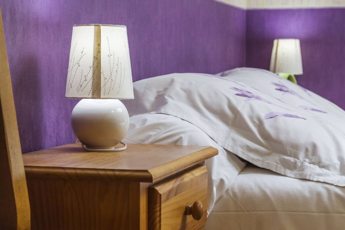 Premium bedding, desk, free cots/infant beds, rollaway beds