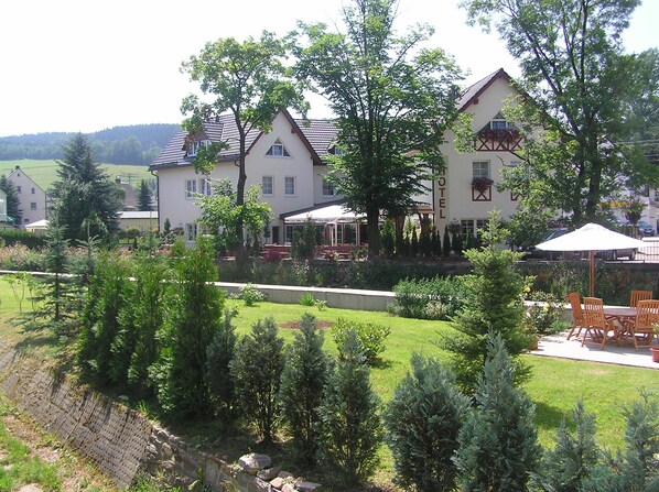 Property grounds - Erzgebirgshotel Bergschlößchen (Lengefeld)