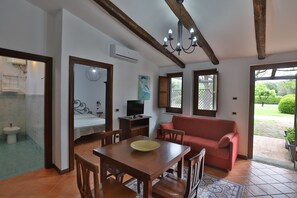 Hochwertige Bettwaren, kostenloses WLAN, Bettwäsche