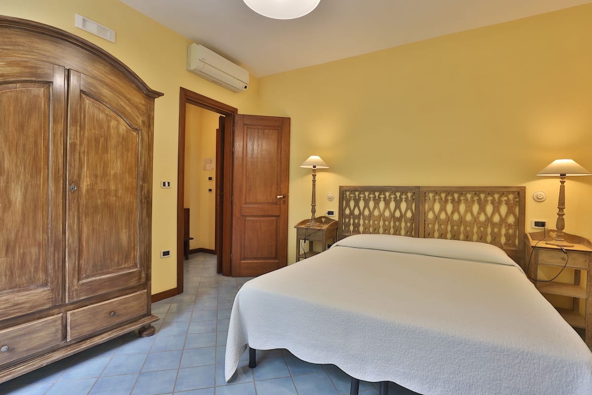 1 habitación, ropa de cama de alta calidad, wifi gratis y ropa de cama