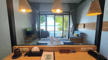 Villa, Private Pool | 1 makuuhuone, minibaari, tallelokero huoneessa, silitysrauta/-lauta
