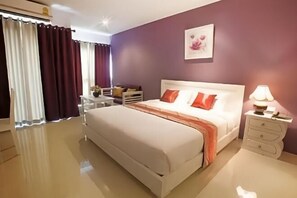Roupas de cama premium, frigobar, escrivaninha, Wi-Fi de cortesia
