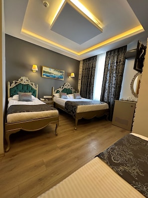 Habitació quàdruple superior | 1 dormitori, roba de llit hipoal·lergògena i minibar