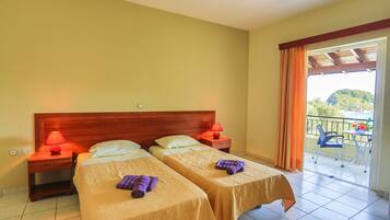 Minibar, in-room safe, individually decorated, individually furnished