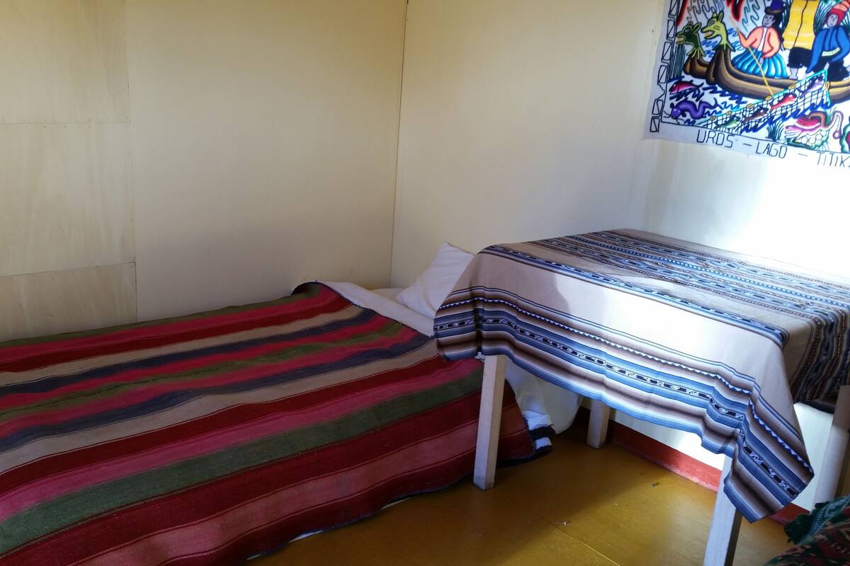 Standard Single Room, Lake View, Lakeside | Desk