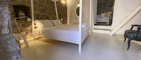 Caja de seguridad en la habitación y decoración personalizada