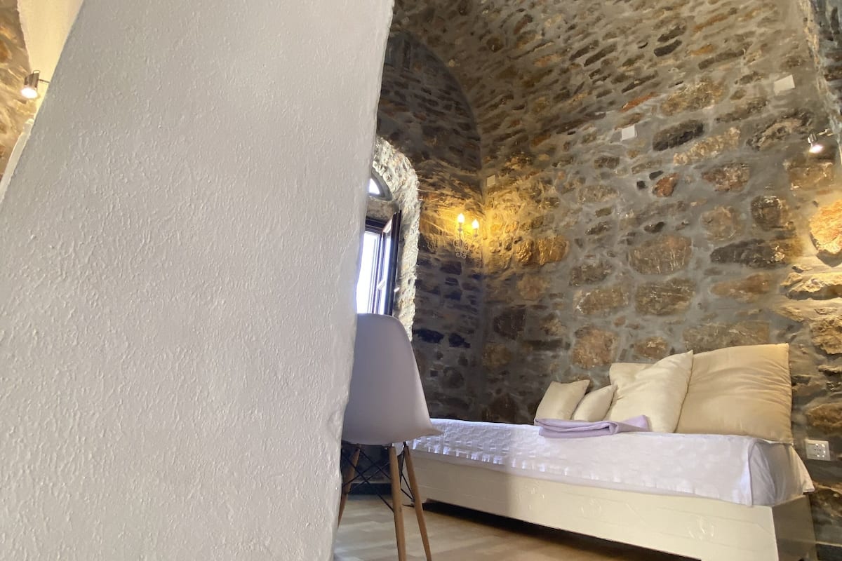 exclusive suite (megalo livadi) | in-room safe, individually decorated, individually furnished, desk