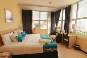 Minibar, in-room safe, rollaway beds, free WiFi - Hotel Santa Maria (Praia)