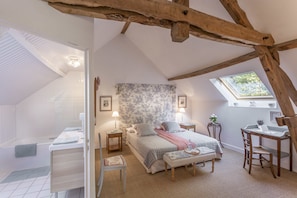 Double or Twin Room (Air-conditioning)