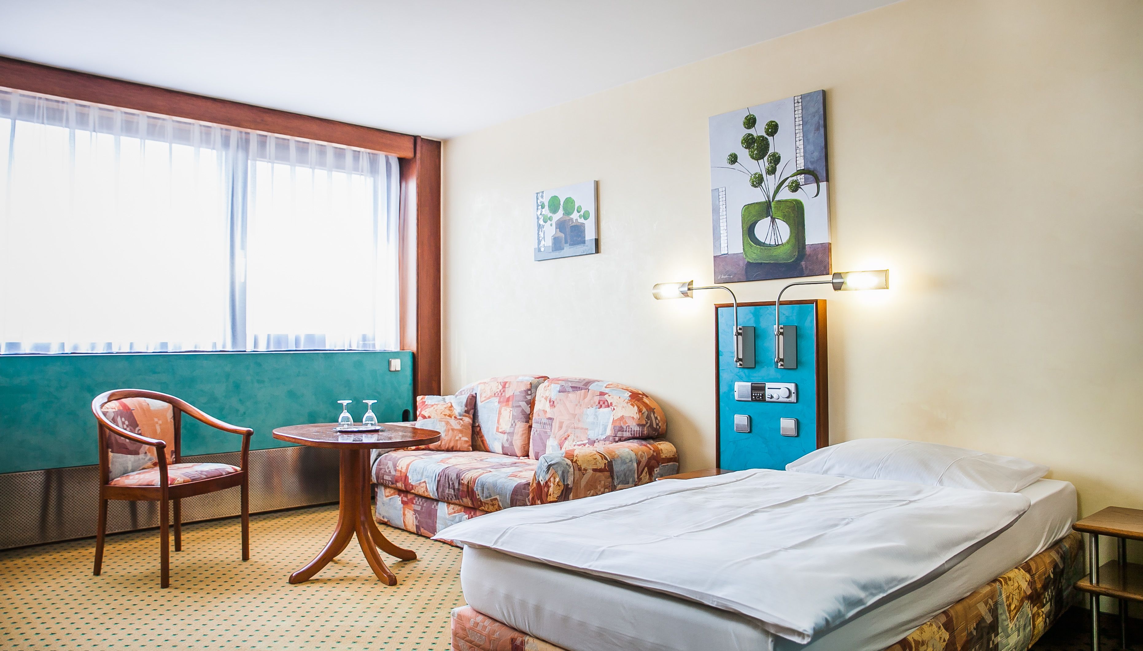 Desk, iron/ironing board, free wired Internet