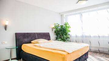 Phòng đơn | Bàn, bàn ủi/dụng cụ ủi quần áo