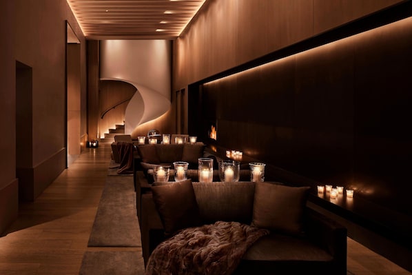 2 bars/lounges, lobby lounge - The New York EDITION (New York)