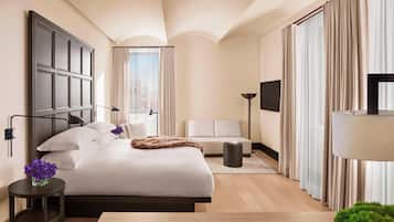 Studio, 1 King Bed, Non Smoking (View) | 1 bedroom, down duvets, pillow-top beds, minibar