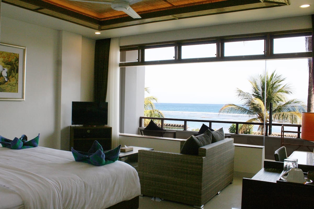 sky deluxe with sea view | 1 bedroom, minibar, in-room safe, individually furnished