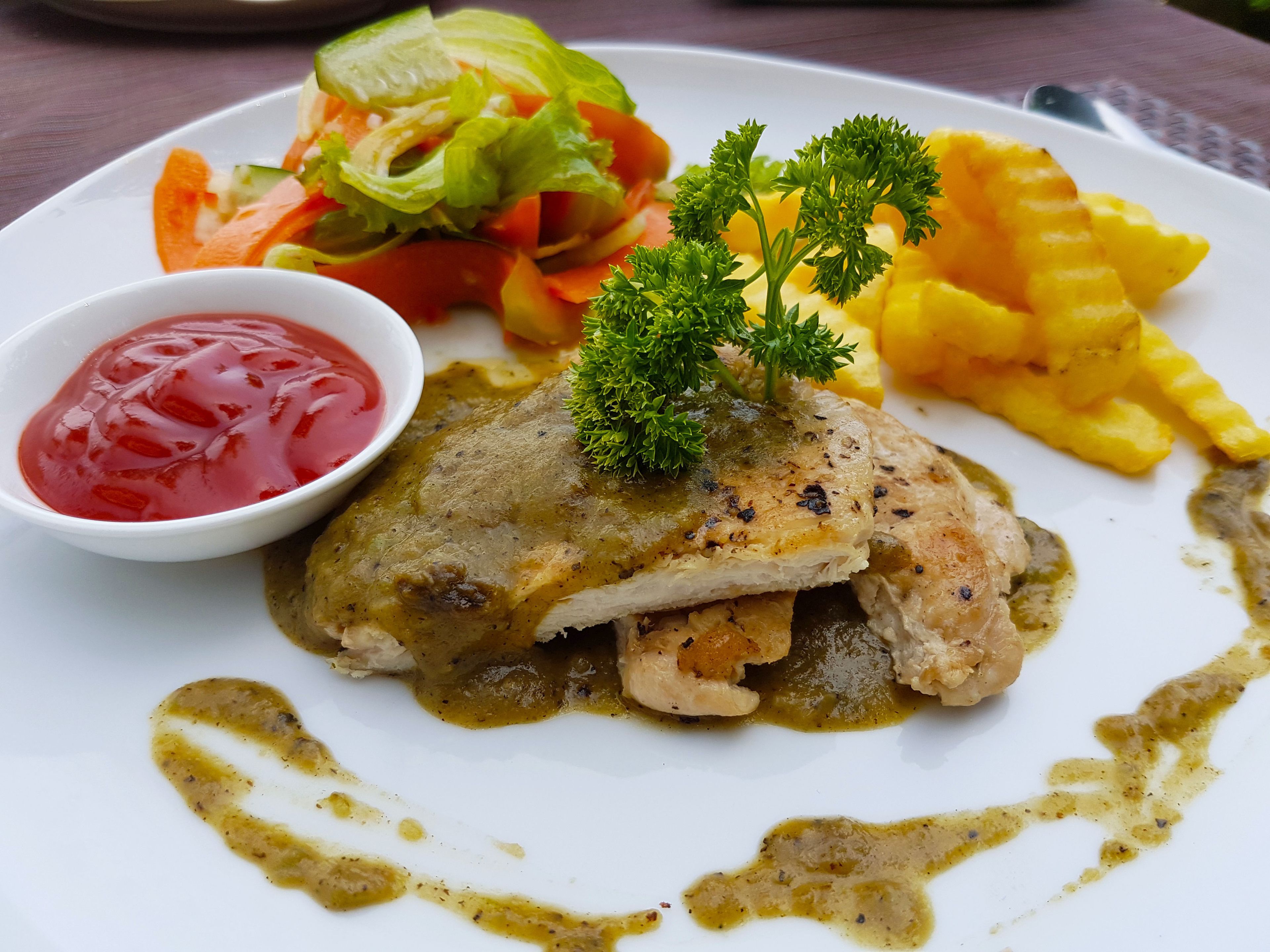 breakfast, lunch, dinner served; international cuisine, beach views