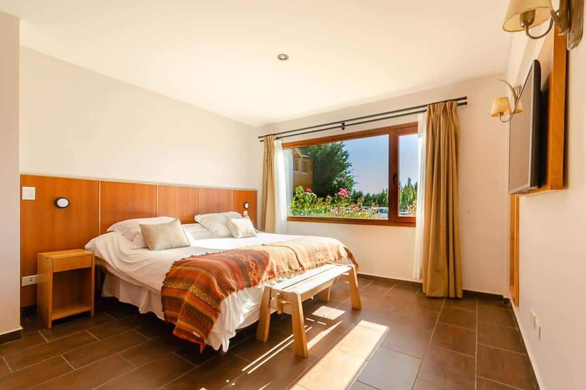 1 bedroom, in-room safe, free cribs/infant beds, free WiFi