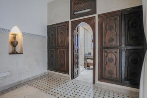 Quarto superior, vista para o pátio | Roupas de cama de algodão egípcio, roupas de cama premium