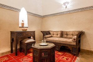 Superior Room, 1 King Bed (Céphée) | Living area