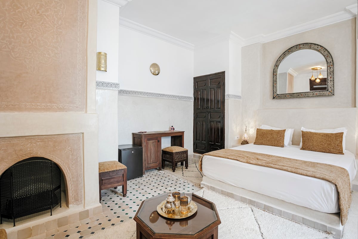 Royal Room | Egyptian cotton sheets, premium bedding, in-room safe, desk