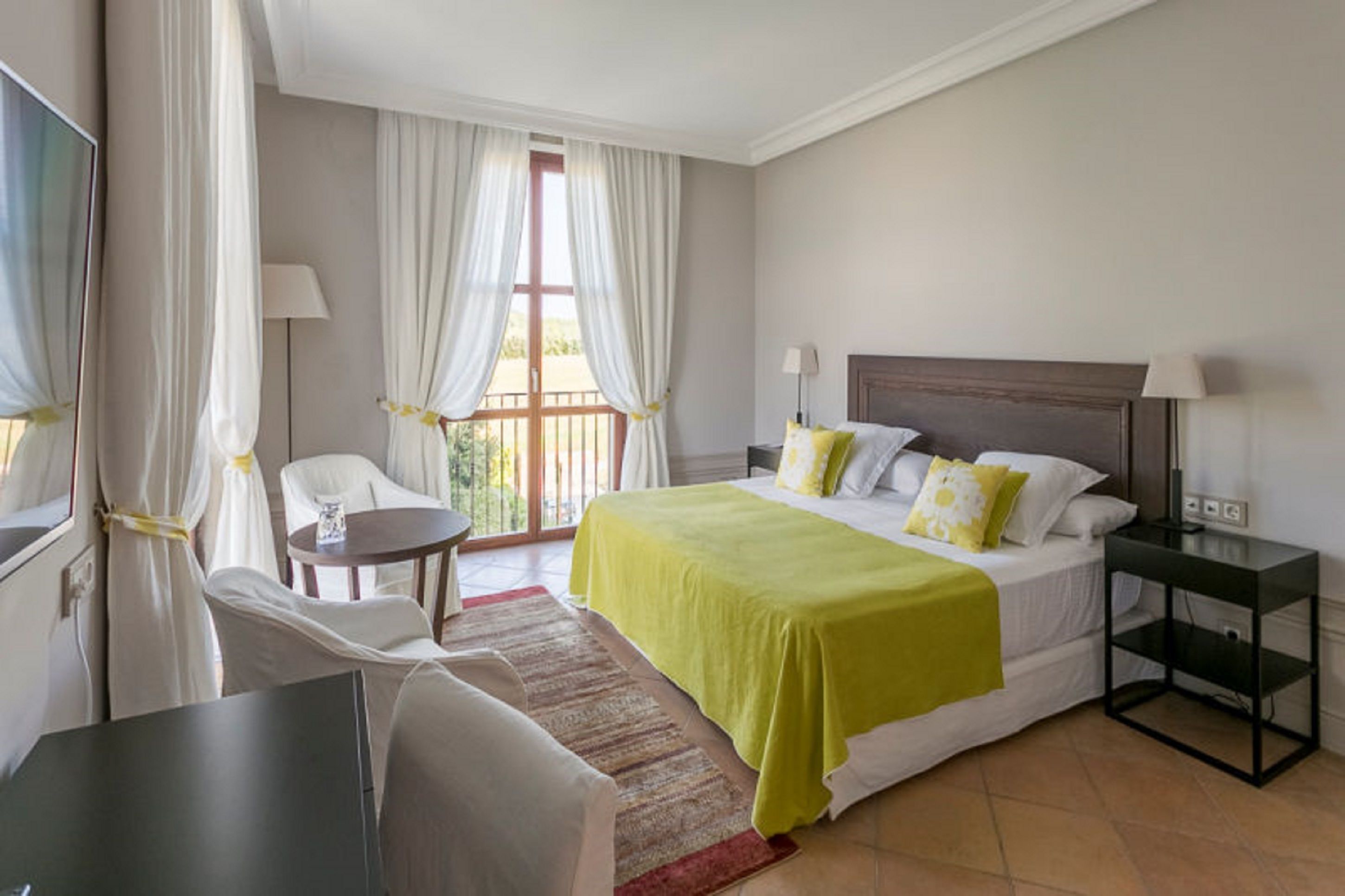 prestige double or twin room, garden view | premium bedding, minibar, in-room safe, desk