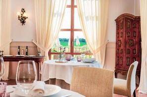 Daily buffet breakfast for a fee - Hotel Casa Anamaria (Vilademuls)