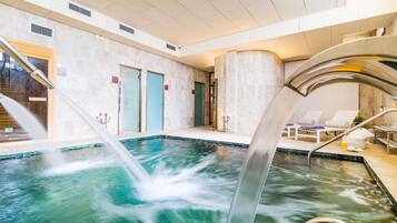 Sauna, vartalohoitoja, aromaterapiaa, vartalon kuorintoja, kasvohoitoja