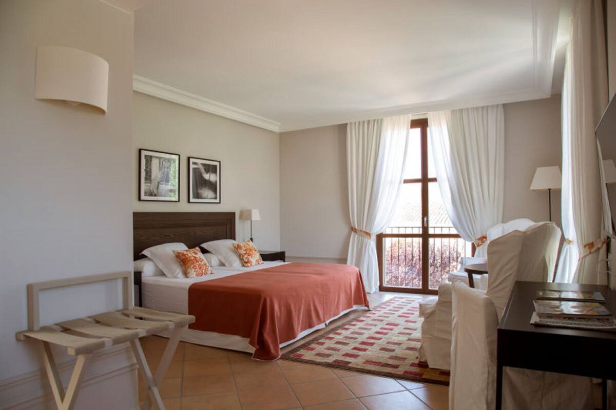 Prestige Double or Twin Room, Garden View | Premium bedding, minibar, in-room safe, desk