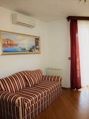 Premium Apartment, 1 Bedroom, Kitchenette | Premium bedding, memory foam beds, in-room safe, individually decorated - Villa Armin (Rovinj)