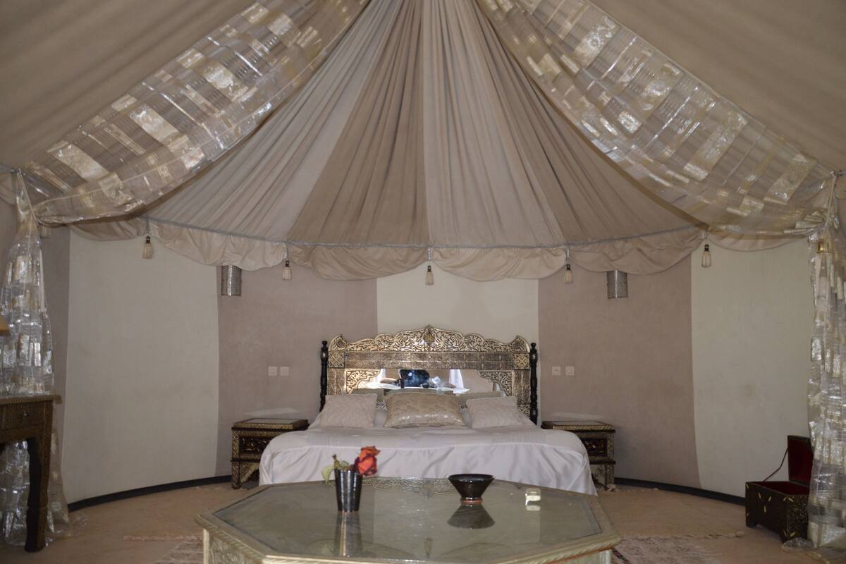 Deluxe Suite, 1 King Bed, Mountain View (Nador)